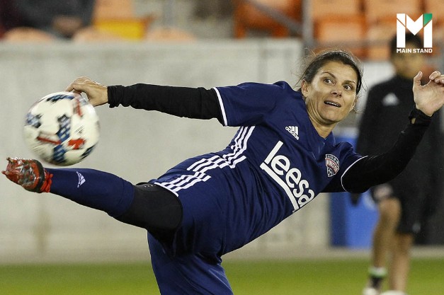 ก้าวแรกที่ไม่ง่าย: เด็กหญิงที่เกิดมาพร้อมโรคเท้าปุก