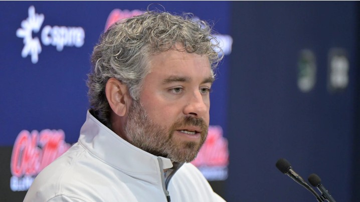 12 บุคคลที่กำลังแบกรับแรงกดดันสูงสุดใน College Football Playoff: เมื่อ CFP ไม่ใช่แค่เกม แต่คือการตัดสินอนาคต