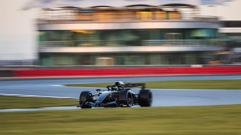 ดีไซน์เล็กลง แต่แนวคิดใหญ่ขึ้น – VF26 กับภาษาการออกแบบยุคใหม่