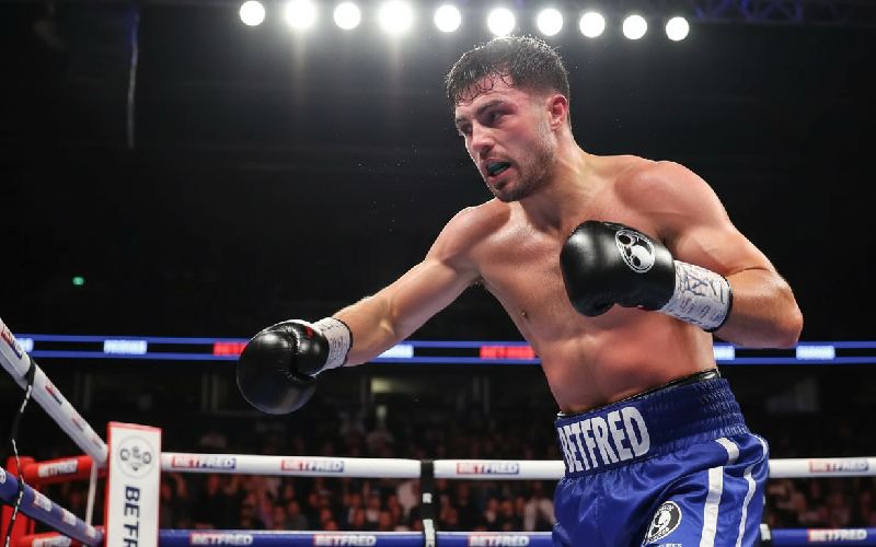 จอช เคลลี่ นักมวยชาวอังกฤษ