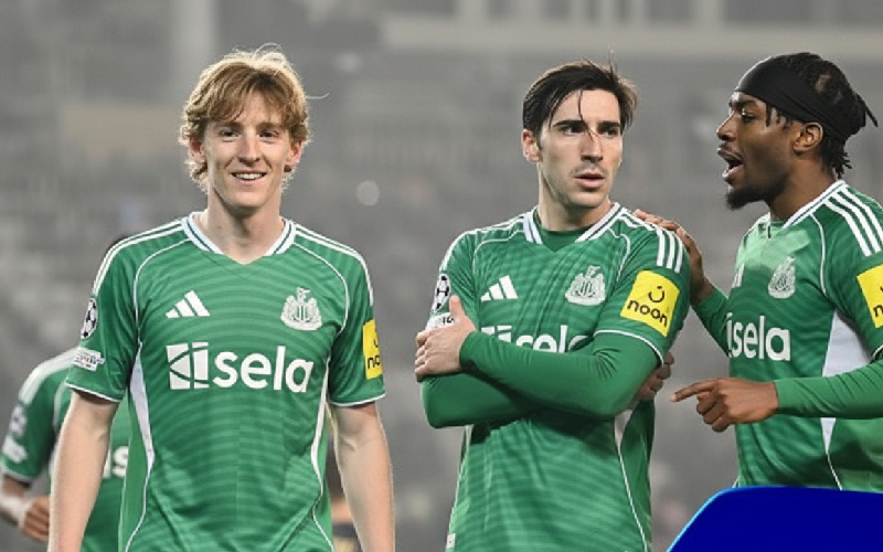 คาราบักเล่นเข้าทางกอร์ดอนอย่างจัง