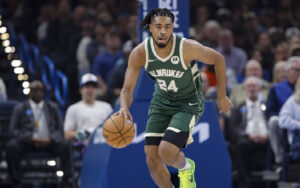 จานนิส อันเทโทคุมโป ฟอร์เวิร์ดของทีมมิลวอกี บัคส์