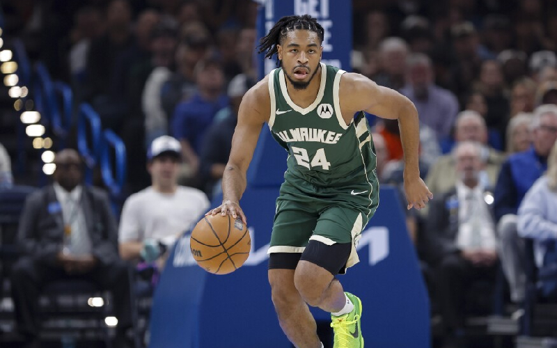 จานนิส อันเทโทคุมโป ฟอร์เวิร์ดของทีมมิลวอกี บัคส์